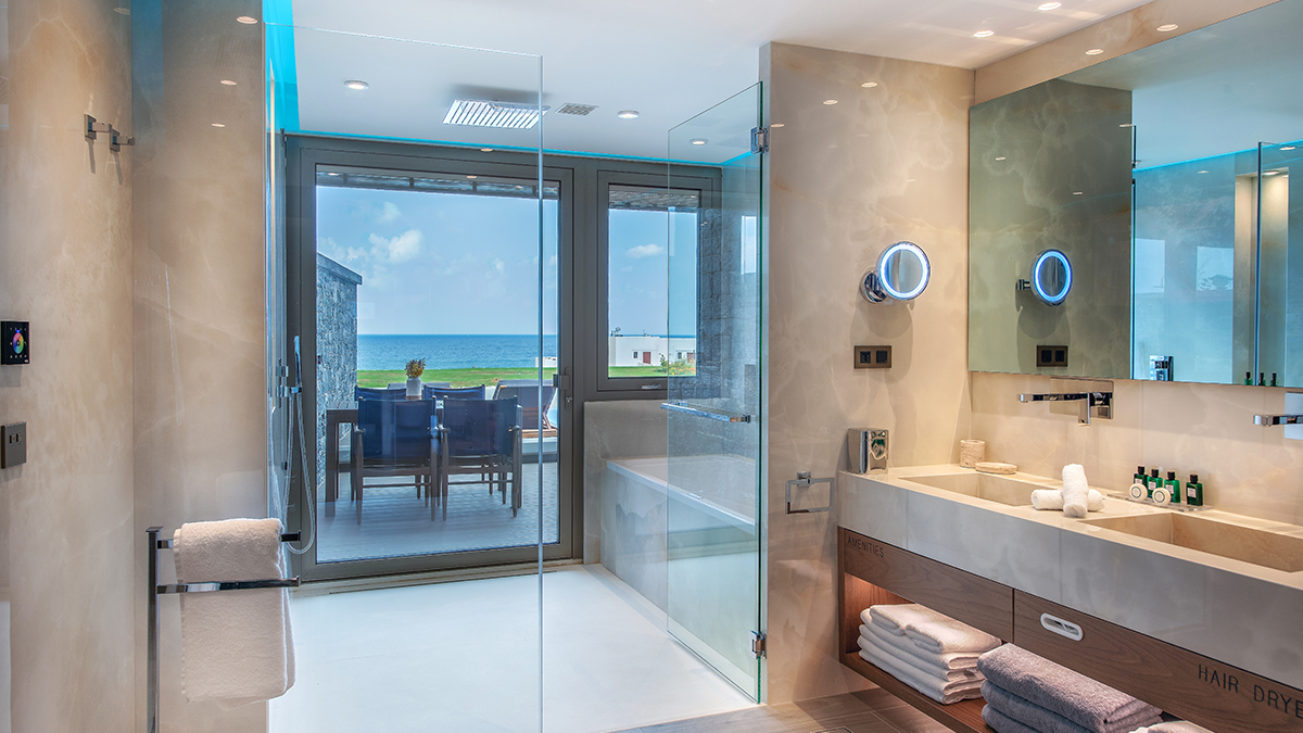 Ambassador Wellbeing Suite Sea View with private heated pool SoulSteam or SoulSauna and gym